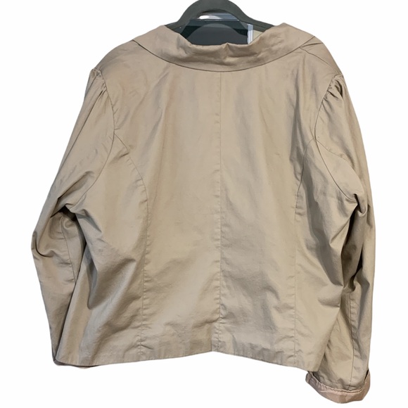 Blazer with White Polka Dot Lining - Picture 4 of 4